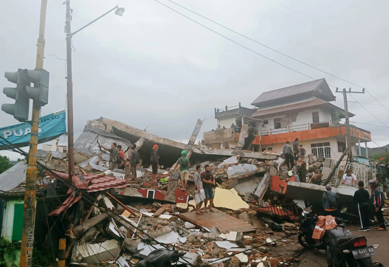 इन्डोनेसिया भूकम्प : ज्यान गुमाउनेको संख्या ५६ पुग्यो, ८२६ जना घाइते